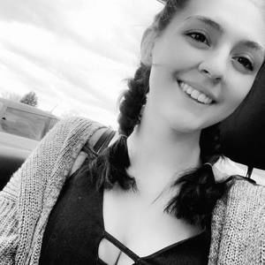 Meet your Posher, Chloe